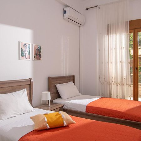 Beachfront Green Apt-Ligaria Beach Eksteriør billede