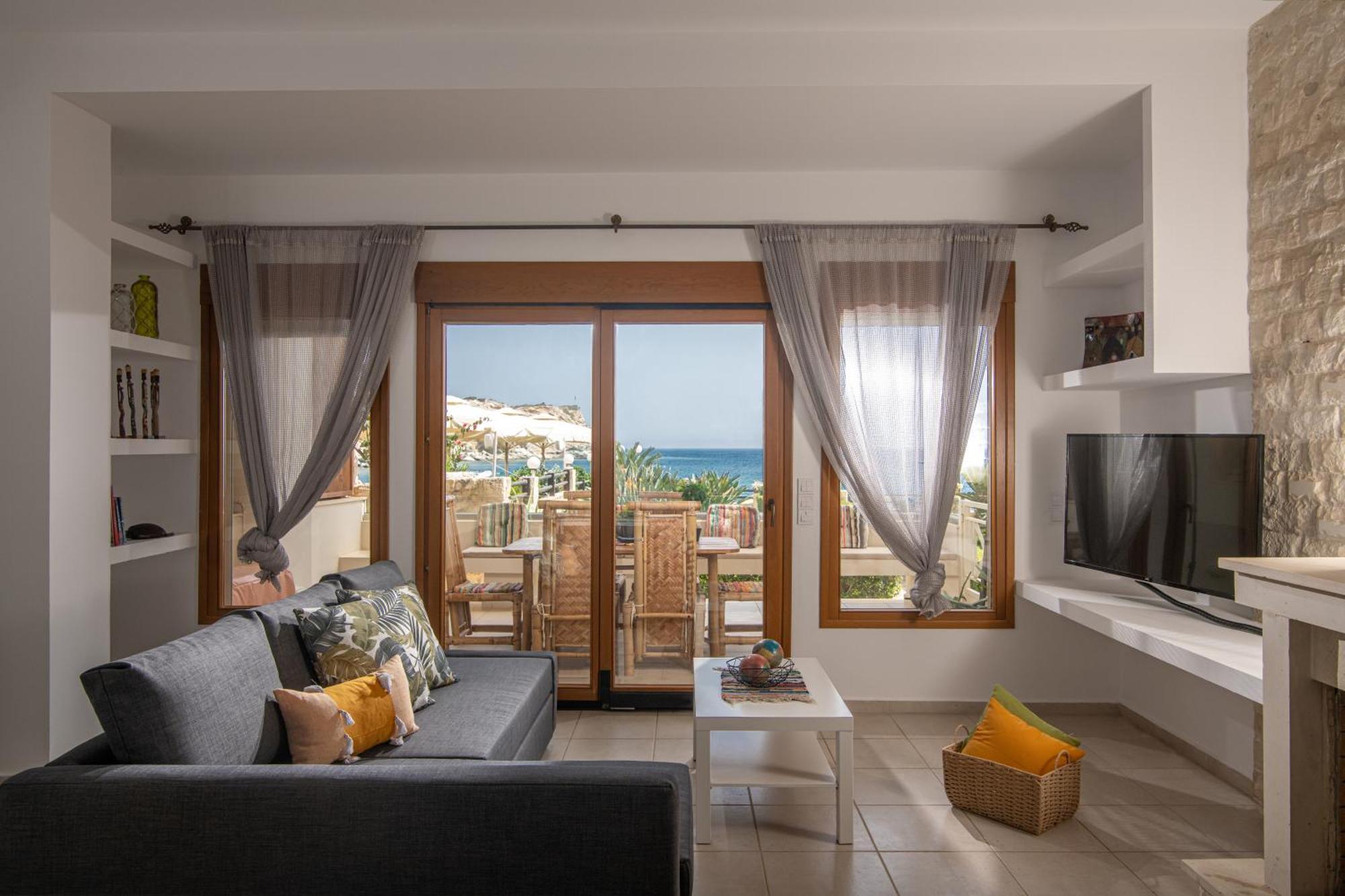 Beachfront Green Apt-Ligaria Beach Eksteriør billede